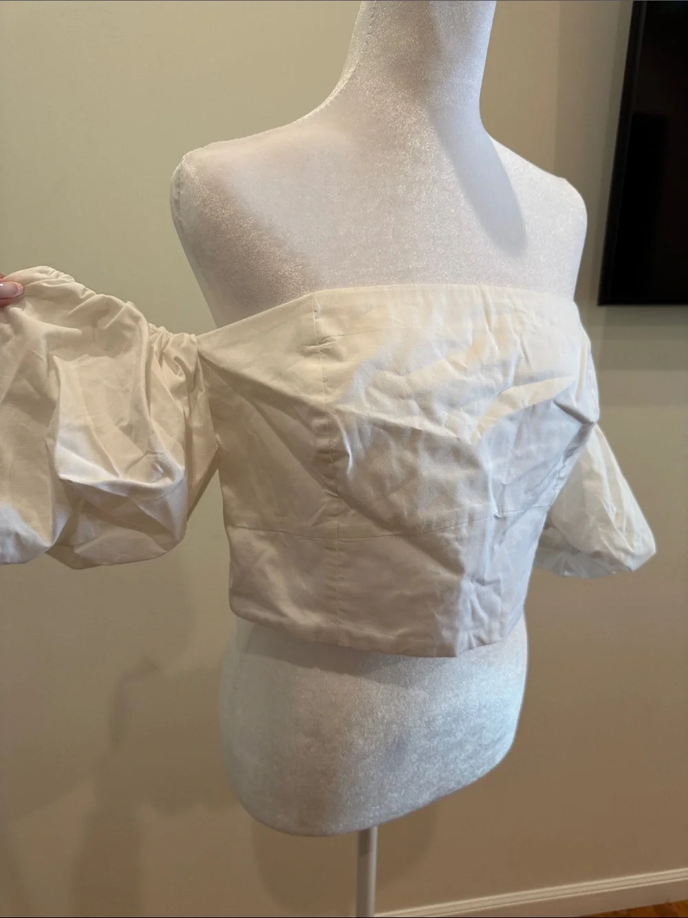 Abercrombie & Fitch off shoulder